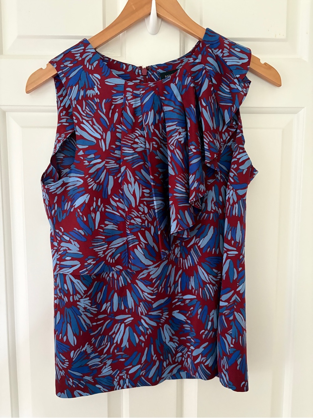 Banana Republic Burgundy Floral Ruffle Neck Sleeveless Top Size 2